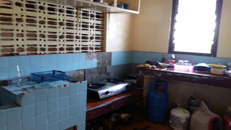 RUMAH TINGGAL 6 KAMAR TIDUR, DILOKASI STRATEGIS, PLAOSAN, PURWOREJO