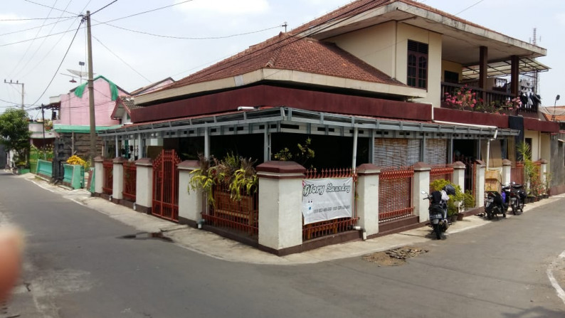 RUMAH TINGGAL 6 KAMAR TIDUR, DILOKASI STRATEGIS, PLAOSAN, PURWOREJO
