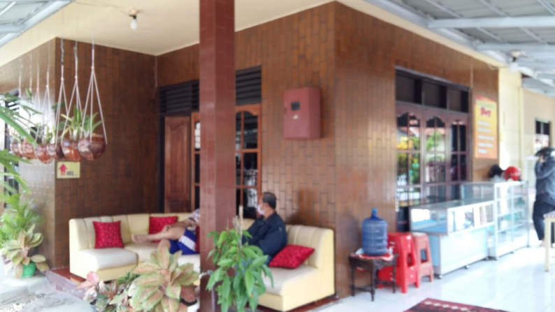 RUMAH TINGGAL 6 KAMAR TIDUR, DILOKASI STRATEGIS, PLAOSAN, PURWOREJO