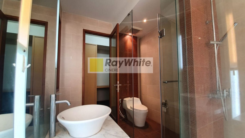 Rumah dalam private town house di Kemang