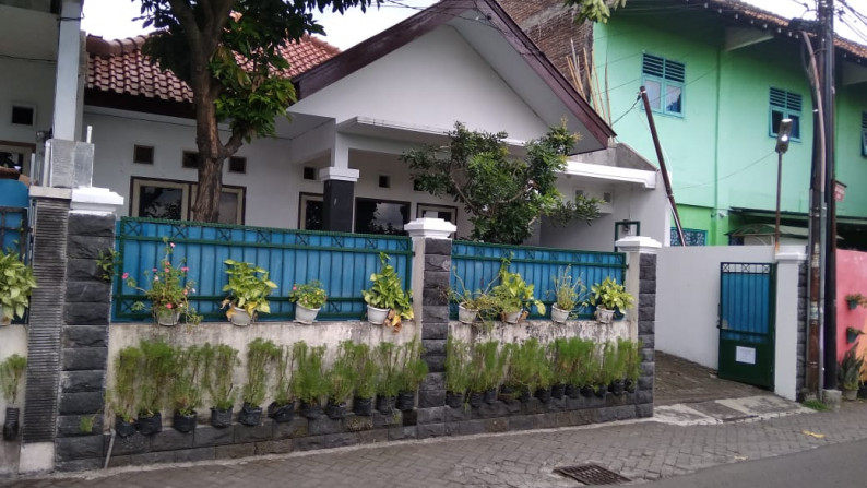 RUMAH TINGGAL 3KAMAR, SEMI FURNISH, DI TEGALREJO, YOGYAKARTA