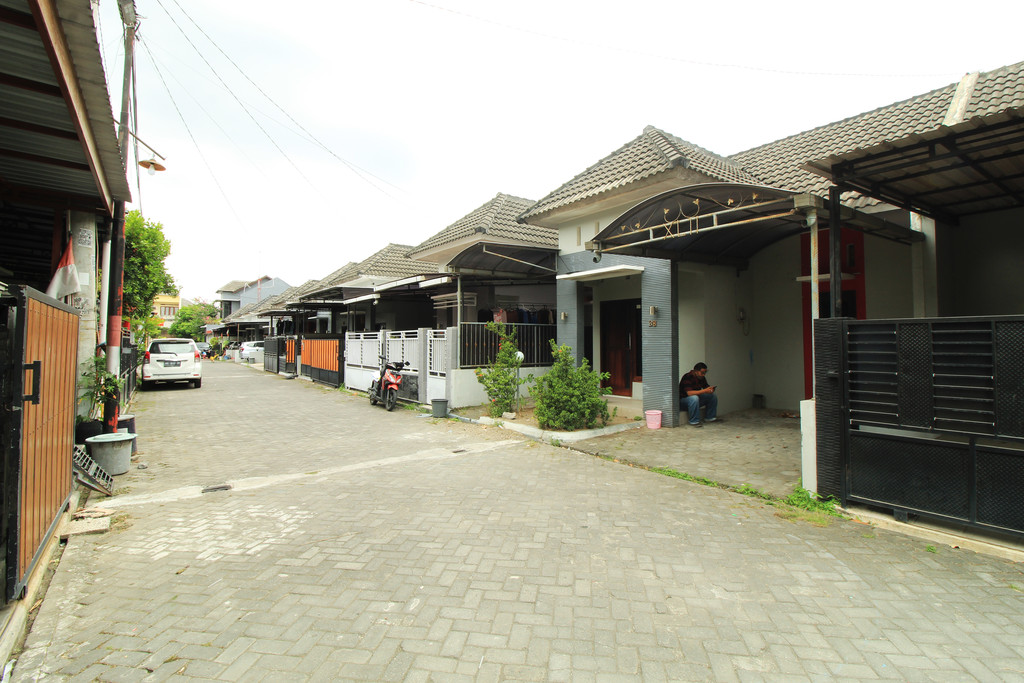 RUMAH MINIMALIS, DALAM PERUMAHAN BUMI RAYA INDAH, BANGUNTAPAN, BANTUL
