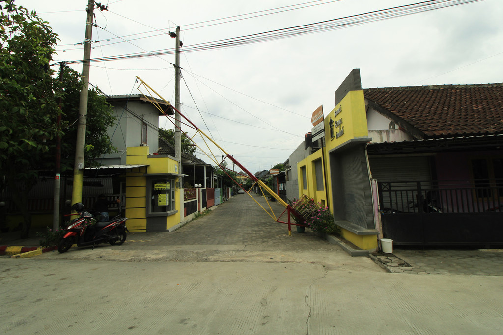 RUMAH MINIMALIS, DALAM PERUMAHAN BUMI RAYA INDAH, BANGUNTAPAN, BANTUL