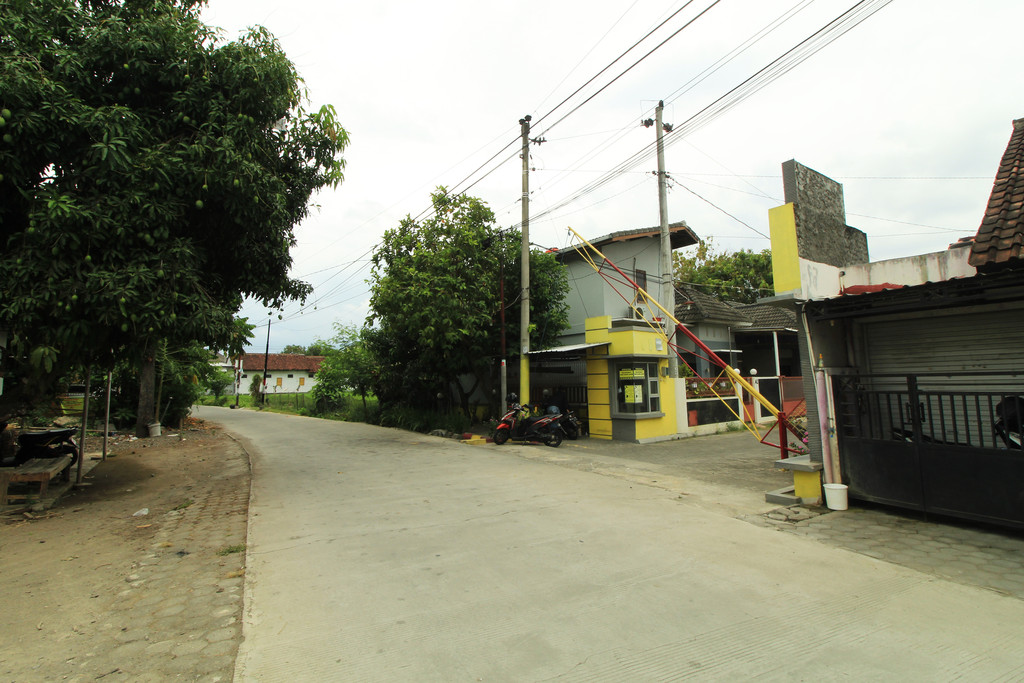 RUMAH MINIMALIS, DALAM PERUMAHAN BUMI RAYA INDAH, BANGUNTAPAN, BANTUL