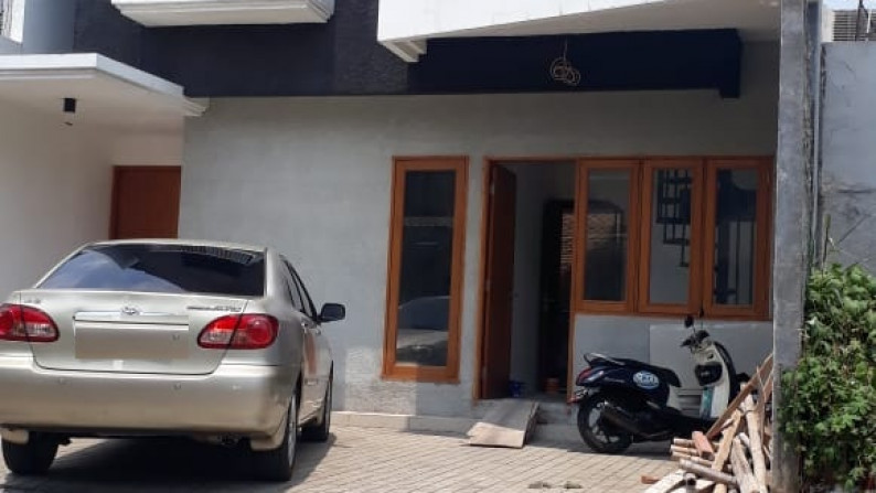 Rumah Modern Minimalis Dalam Komplek Ternyaman Cinere