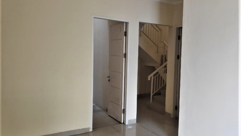 Rumah dijual di Taman Surya 5, Kalideres *0024-MAR*