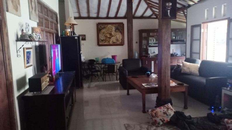 RUMAH +FURNITURE DENGAN DESAIN RUMAH JOGLO YANG CANTIK DI BANGUNHARJO