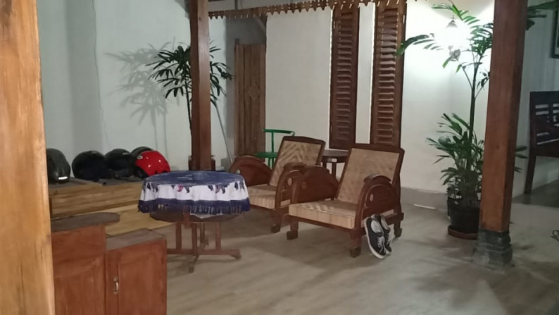 RUMAH +FURNITURE DENGAN DESAIN RUMAH JOGLO YANG CANTIK DI BANGUNHARJO