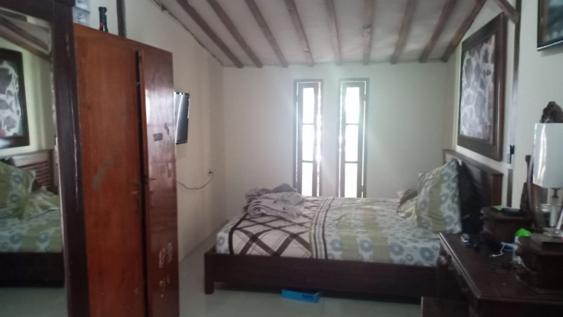 RUMAH +FURNITURE DENGAN DESAIN RUMAH JOGLO YANG CANTIK DI BANGUNHARJO