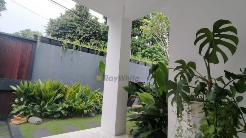 Rumah Bergaya Modern dan Instagramable di Rawa Kopi