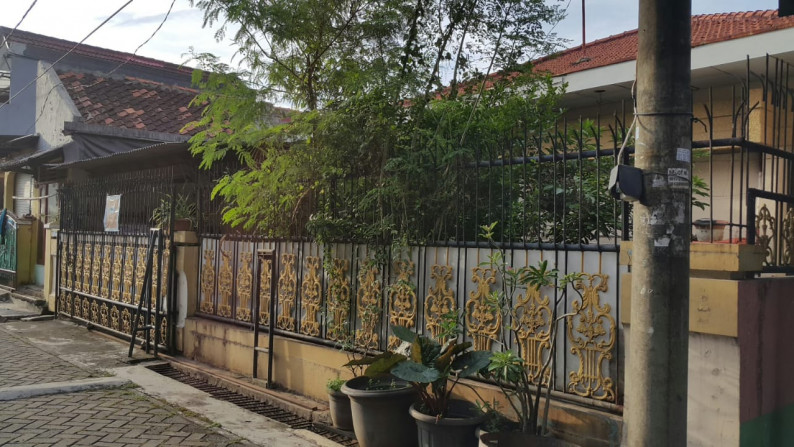 Dijual Rumah di JL. Karyawan karawaci Tangerang