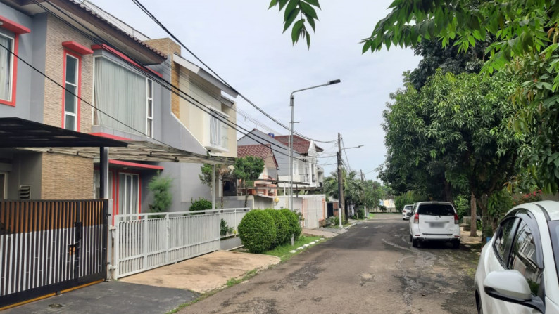 Rumah Bagus Di Griya Loka, BSD Tangerang Selatan