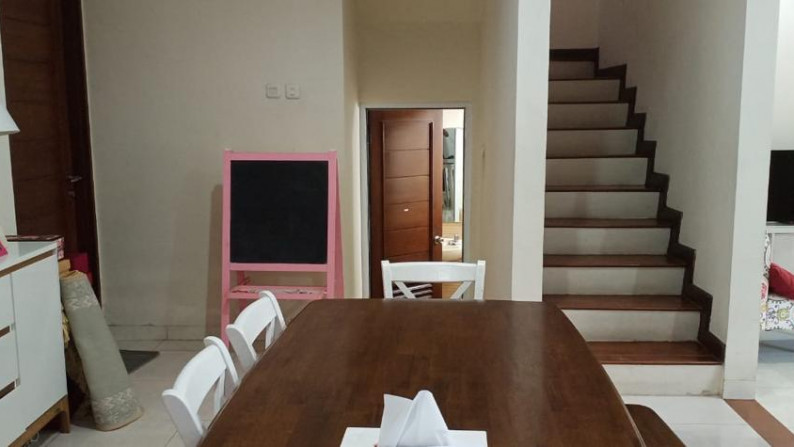 Rumah Siap Huni, Depan Taman, dan Hunian Asri @Emerald Residence, Bintaro