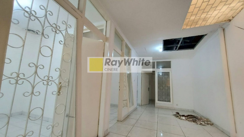 Rumah Menarik dan Sangat Terawat Lokasi Selangkah Menuju Pondok Indah Mall