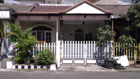 Dijual Rumah di Rungkut Permai