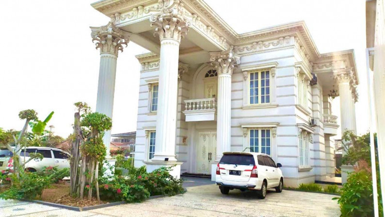 Rumah Mewah type Classic dekat perumahan Buana Taman Asri Karawang Timur