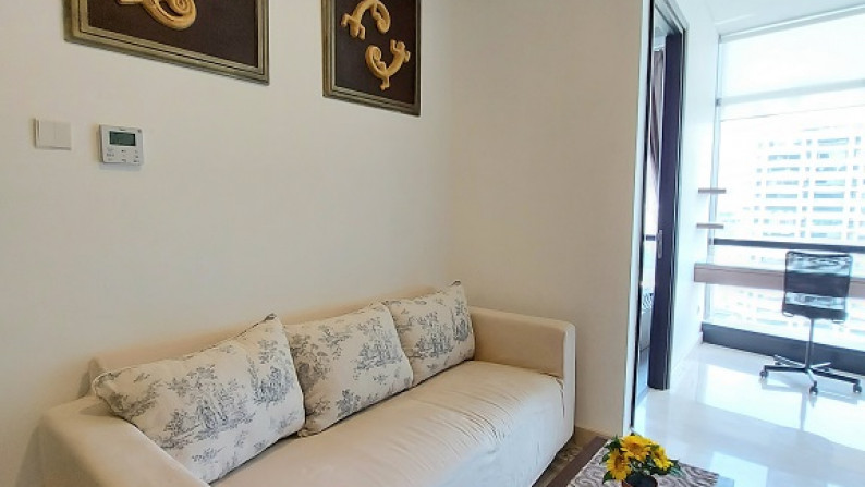 Apartemen di Sudirman Suites, Siap Huni, Lantai 18, Furnished, City View, 2 Bedrooms