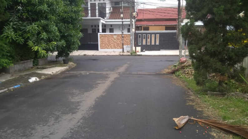 Kavling Hook dekat jalan utama di Griya Loka