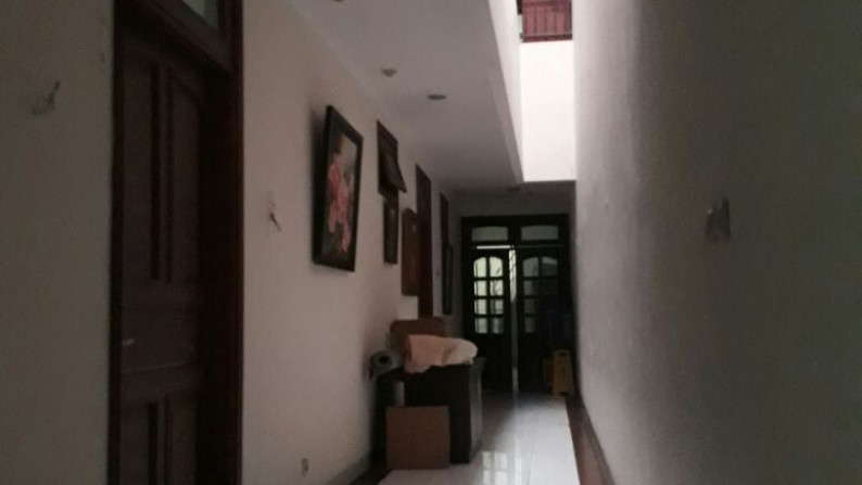 Jual Rumah Rumah di Cinere Fasilitas Basement & S.Pool