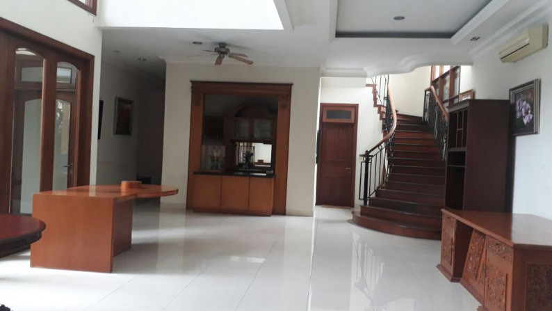 Jual Rumah Rumah di Cinere Fasilitas Basement & S.Pool