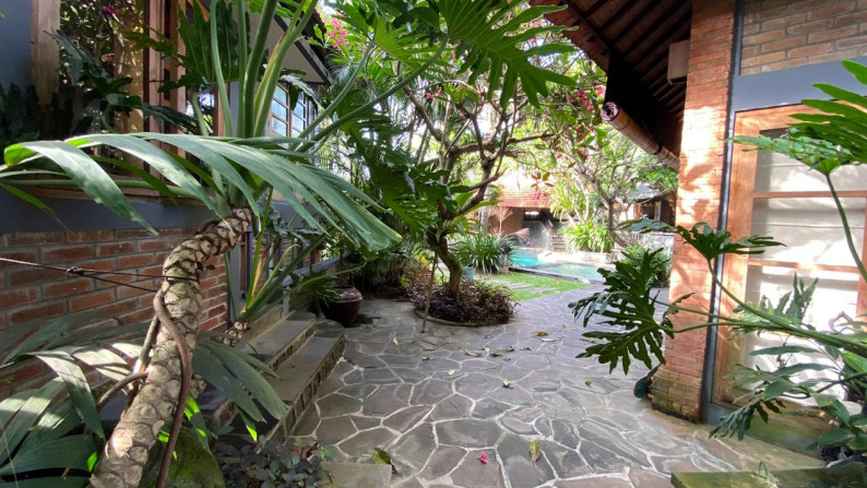 Traditional Villa 5 Bedroom Close to the Beach Saba Gianyar