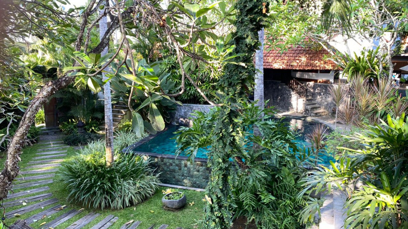 Traditional Villa 5 Bedroom Close to the Beach Saba Gianyar