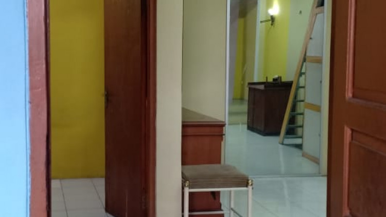 Rumah Cantik Dalam Komplek Elite Setapak Pintu Tol