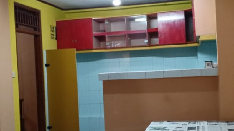 Rumah Cantik Dalam Komplek Elite Setapak Pintu Tol