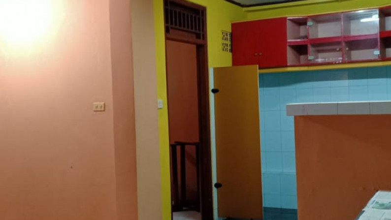 Rumah Cantik Dalam Komplek Elite Setapak Pintu Tol