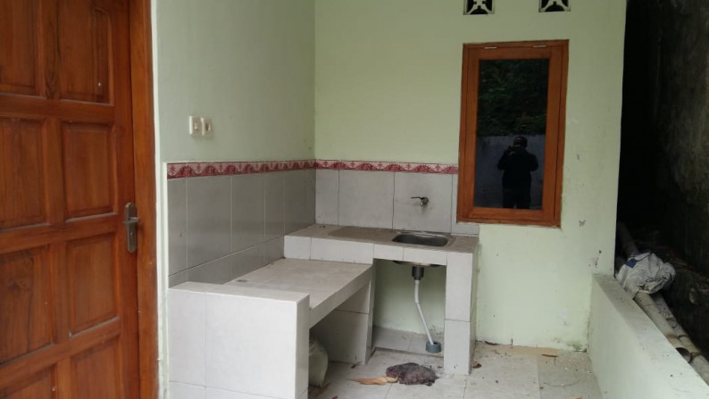 RUMAH BARU SIAP HUNI, DI PERENGDAWE, DEKAT JL WATES KM 9, SLEMAN