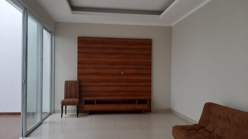 Rumah Siap Huni, Split Level dan Hunian Nyaman @Kebayoran Symphony, Bintaro