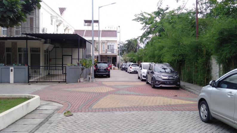 Rumah Bagus dijual di Royal Palm, Cengkareng *0024-CHRHEN*