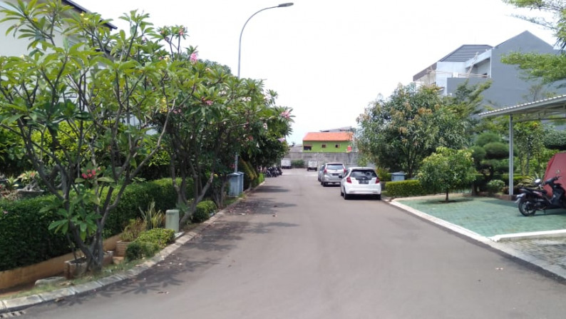 Rumah Bagus dan Megah dijual di Premier Pavillion, Kalideres *0035-CHR*