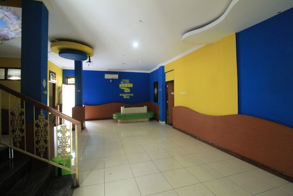 BANGUNAN 2LANTAI DEKAT KAMPUS UNY, DAN JL GEJAYAN, DEPOK, SLEMAN