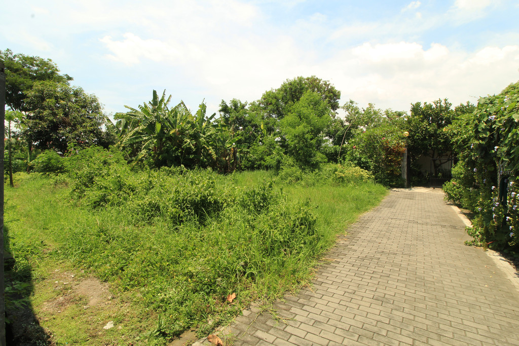 TANAH PEKARANGAN DI JL GARUDA, DEKAT JL RAYA SOLO - YOGYAKARTA KM 11,5