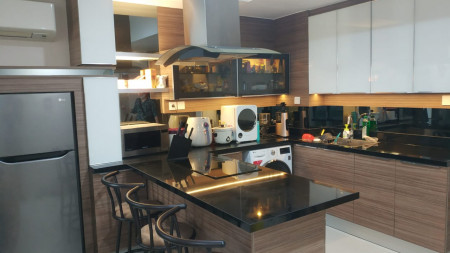 DISEWAKAN APARTMENT GANDENG FULLY FURNISHED TOWER DORADA THE MANSION, KEMAYORAN