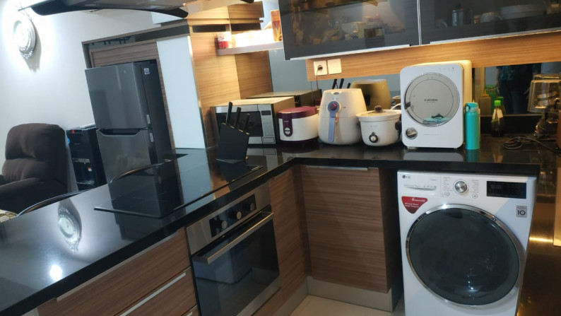 DISEWAKAN APARTMENT GANDENG FULLY FURNISHED TOWER DORADA THE MANSION, KEMAYORAN