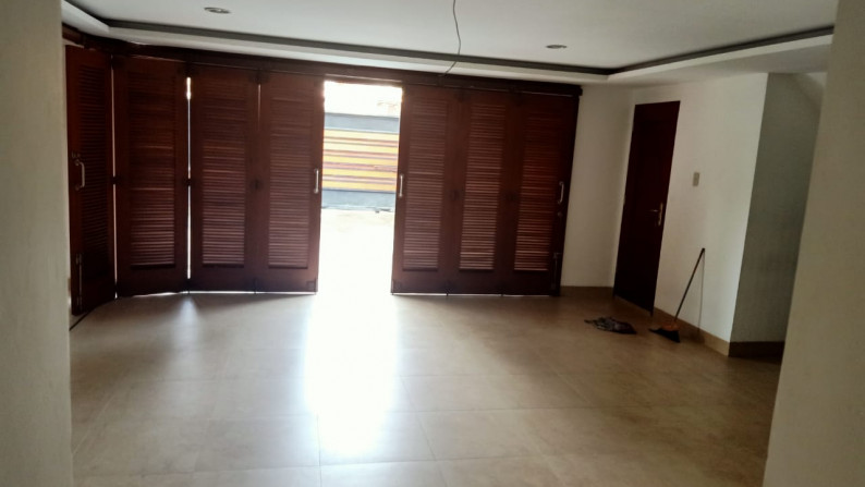 Rumah Pondok Indah Semi Furnised S Pool, Bagus dan Mewah