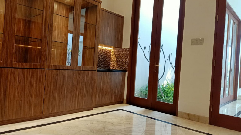 Rumah Pondok Indah Semi Furnised S Pool, Bagus dan Mewah