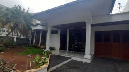 Rumah LUX, bagus siap huni di jakarta selatan