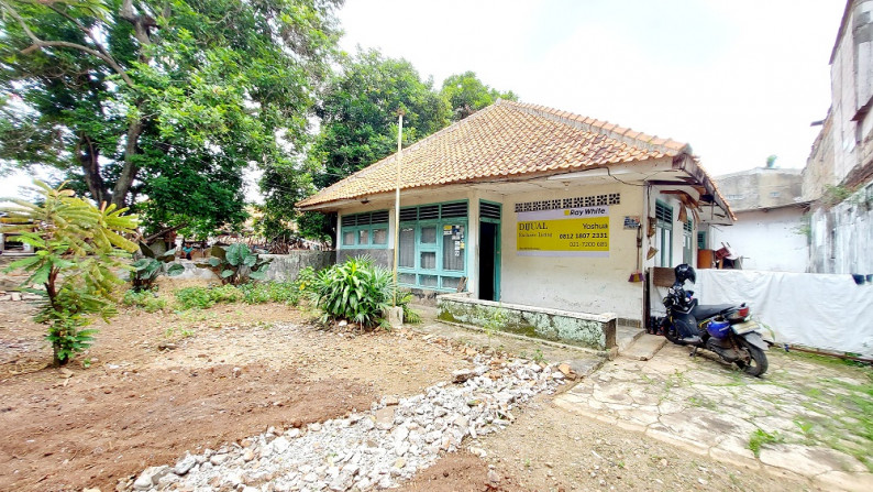Rumah Tua di Pasar Minggu, Jakarta Selatan, Hitung Tanah Saja, Dekat Stasiun KA Pasar Minggu, SHM