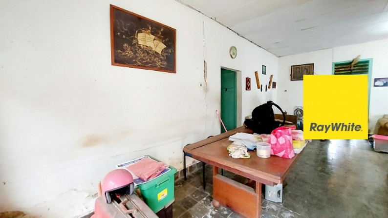 Rumah Tua di Pasar Minggu, Jakarta Selatan, Hitung Tanah Saja, Dekat Stasiun KA Pasar Minggu, SHM