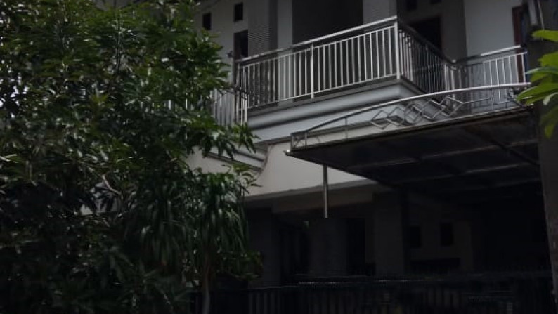 Rumah 2 lt Dijual di Griya Kebraon Barat, Surabaya