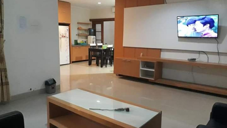 HUNIAN MINIMALIS DENGAN KONSEP TOWN HOUSE DI AWANA, JL MAYJEN SUTOYO