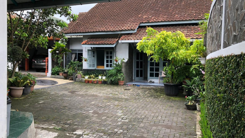 RUMAH ASRI DENGAN 6KAMAR TDUR, DI JL BIMA DEKAT JL KALIURANG KM 10