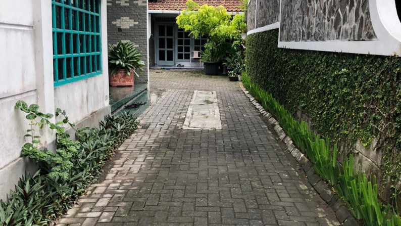 RUMAH ASRI DENGAN 6KAMAR TDUR, DI JL BIMA DEKAT JL KALIURANG KM 10