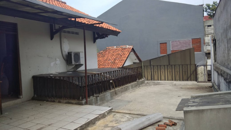 Rumah Hitung Tanah, Lokasi Strategis di Tengah Kota @Pejaten, Jakarta Selatan