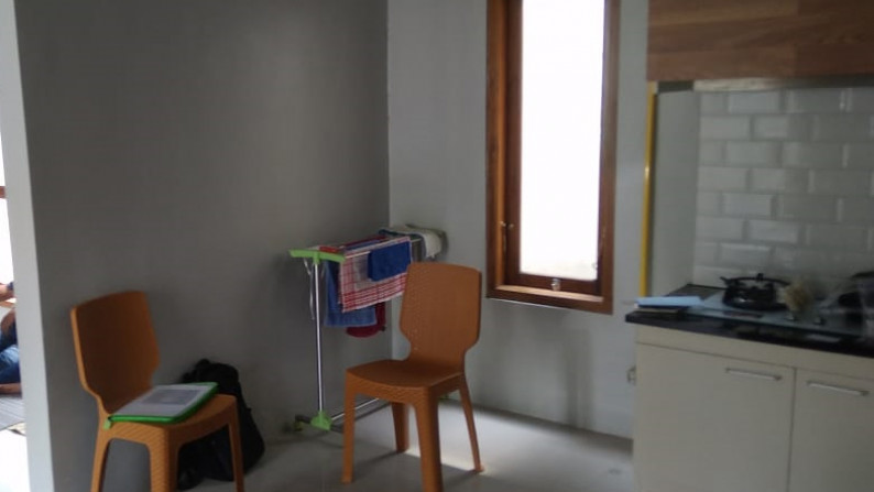 RUMAH MINIMALIS SIAP HUNI, DI BELAKANG HYATT REGENCY