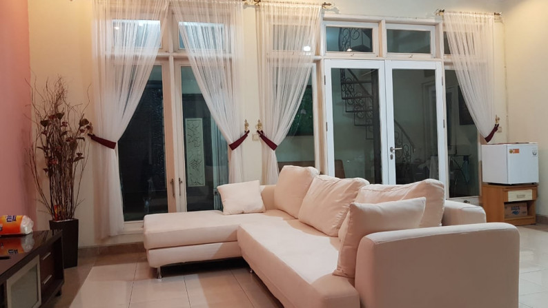 Dijual cepat Ruko berlantai 2 di Bery Daerah  Gading Serpong, dengan harga jual Bagus