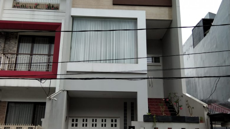 Rumah 4 Lantai Fully Furnished di Kelapa Gading Jakarta Utara